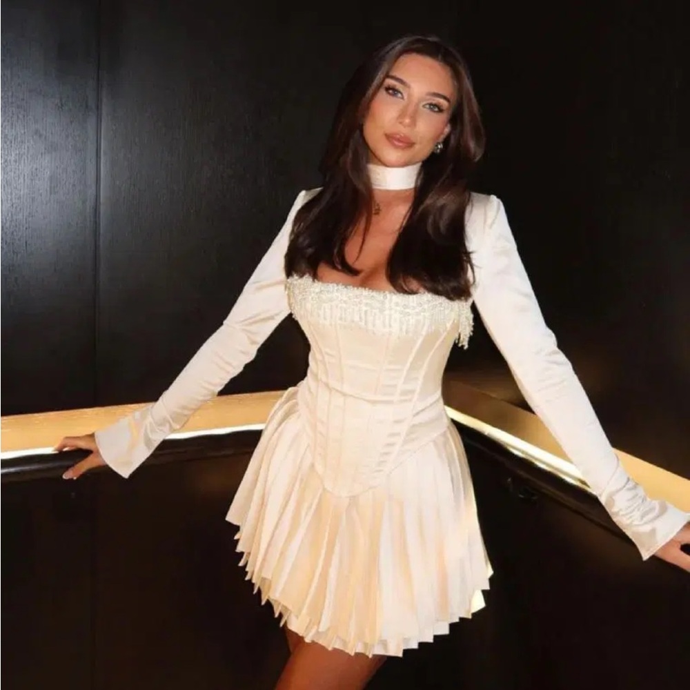 HOUSE OF CB 'Aubrie' Vintage Cream Embellished Satin Corset With Sleeve Size L - Picture 5 of 16